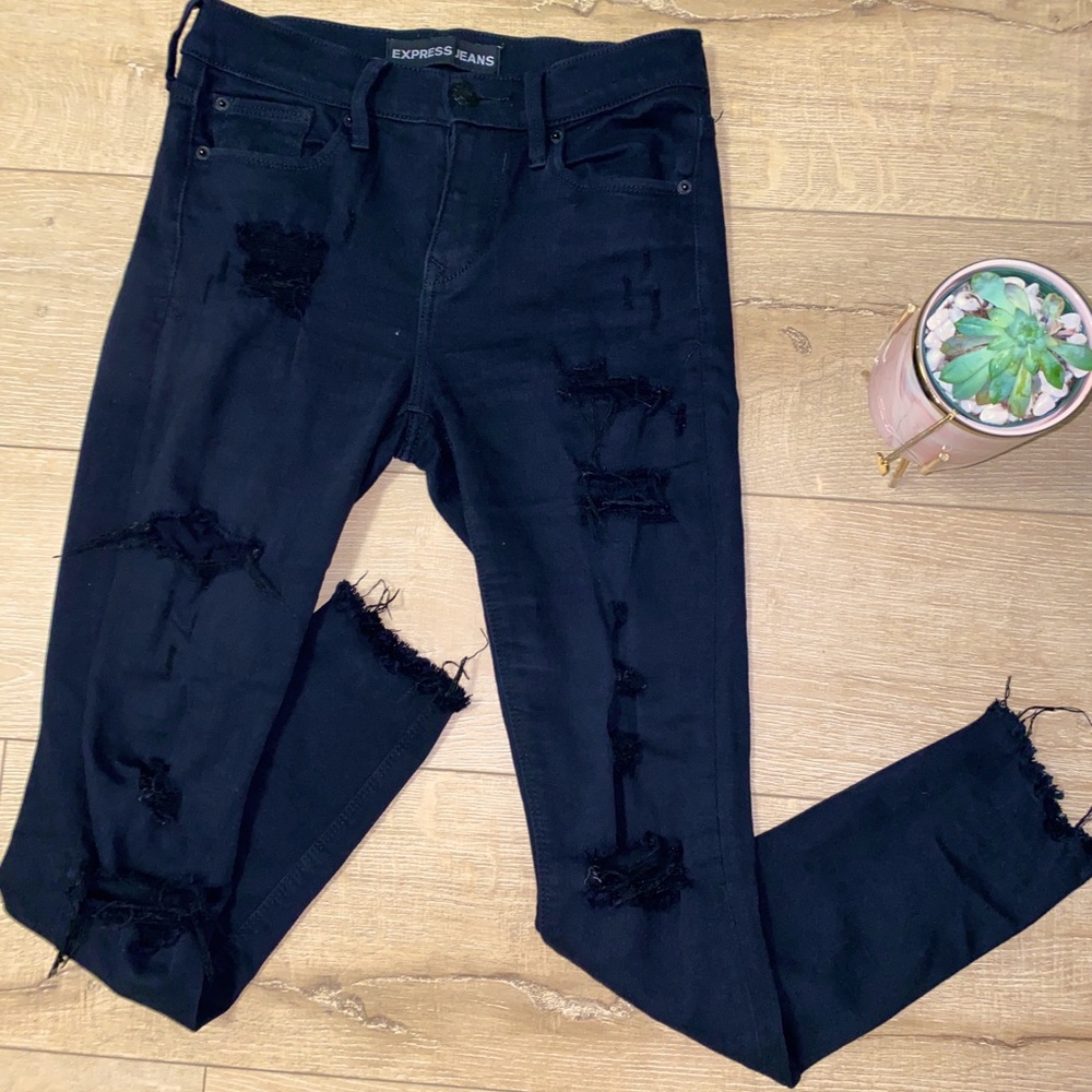 Ripped Jeggings in Black